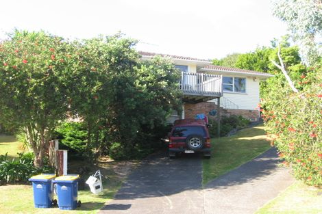 Photo of property in 43 Hatherlow Street, Glenfield, Auckland, 0629