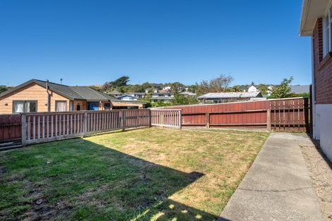 Photo of property in 32 Bracken Road, Paparangi, Wellington, 6037