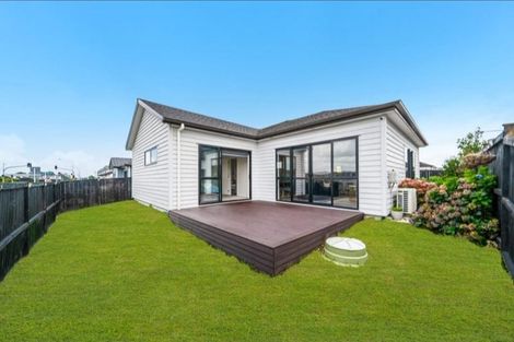 Photo of property in 6 Kakabeak Way, Takanini, 2110
