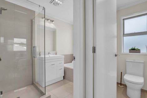 Photo of property in 55 Pendarves Street, New Plymouth, 4310