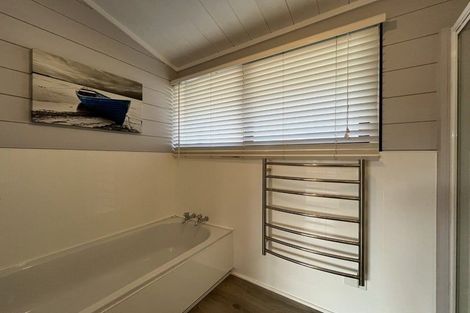 Photo of property in 112 Heta Road, Highlands Park, New Plymouth, 4312
