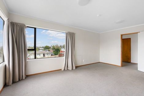 Photo of property in 7 Yule Place, Massey, Auckland, 0614