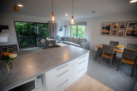 Photo of property in 2/21 Tahu Crescent, Sunnynook, Auckland, 0620
