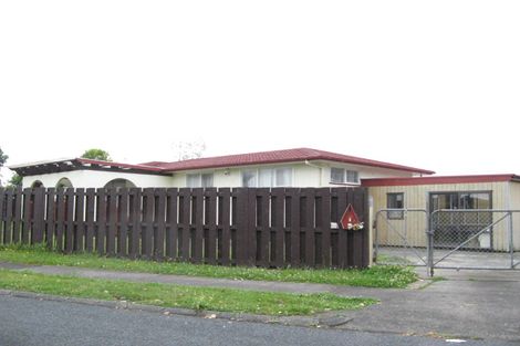 Photo of property in 2 Comet Crescent, Mangere, Auckland, 2022