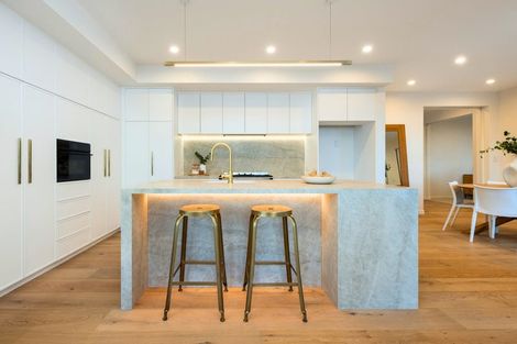 Photo of property in 18a Eastcliffe Road, Castor Bay, Auckland, 0620