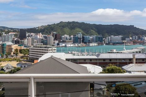 Photo of property in Mcfarlane Mews, 2/2 Mcfarlane Street, Mount Victoria, Wellington, 6011