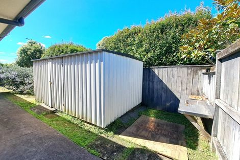 Photo of property in 15 Murray Becroft Avenue, Henderson Valley, Auckland, 0612