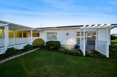 Photo of property in 201 Parklands Avenue, Bell Block, New Plymouth, 4312