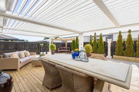 Photo of property in 14 Bridford Way, Paraparaumu, 5032