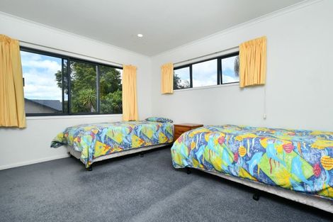 Photo of property in 11 Rosetti Rise, West Harbour, Auckland, 0618