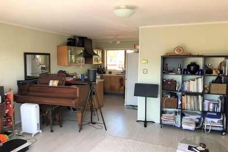 Photo of property in 3/191 Lake Road, Belmont, Auckland, 0622