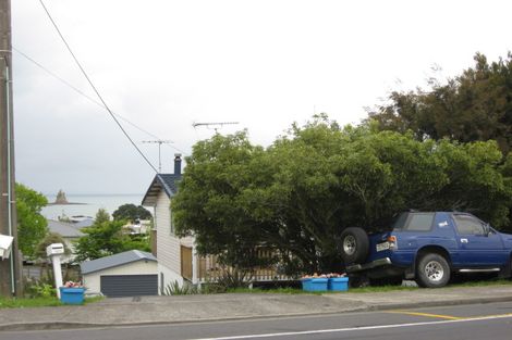 Photo of property in 1071 Whangaparaoa Road, Tindalls Beach, Whangaparaoa, 0930
