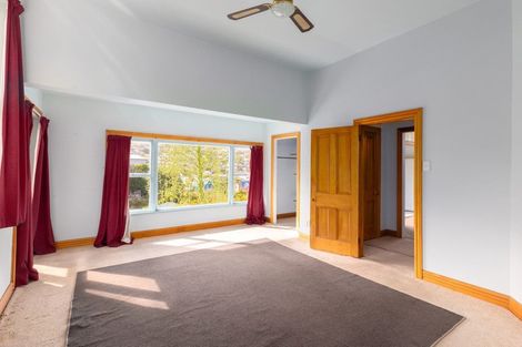 Photo of property in 13 Hawkhurst Road, Lyttelton, 8082