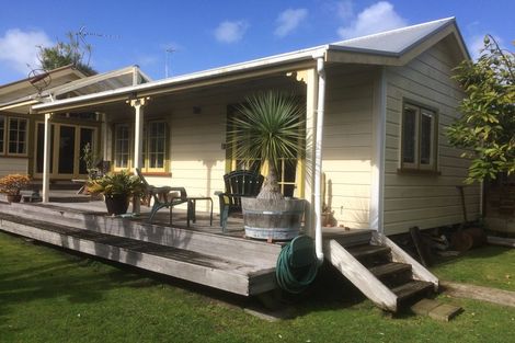 Photo of property in 81 Vauxhall Road, Devonport, Auckland, 0624