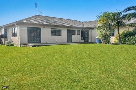 Photo of property in 44 Bluebird Crescent, Unsworth Heights, Auckland, 0632