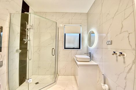 Photo of property in 8 Haku Road, Flat Bush, Auckland, 2019