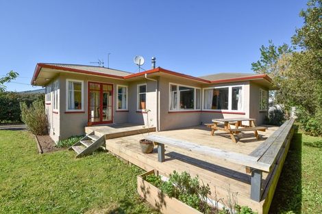 Photo of property in 22 Diamond Street, Carterton, 5713