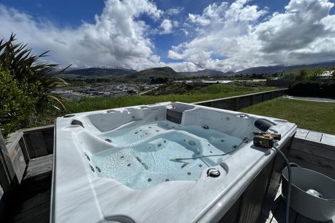 Photo of property in 28 Myles Way, Lower Shotover, Queenstown, 9304