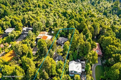 Photo of property in 560 Scenic Drive, Waiatarua, Auckland, 0612