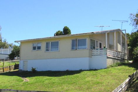 Photo of property in 26 Lysander Crescent, Beach Haven, Auckland, 0626