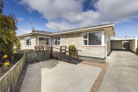 Photo of property in 16 Ellesmere Crescent, Highbury, Palmerston North, 4412