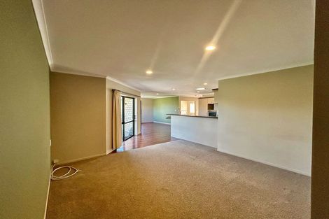 Photo of property in 16 Pitoitoi Avenue, Greenhithe, Auckland, 0632