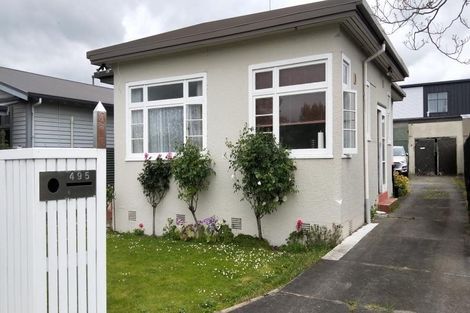 Photo of property in 495 Featherston Street, Roslyn, Palmerston North, 4414