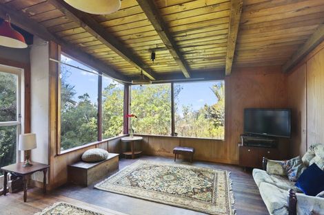 Photo of property in 620 South Titirangi Road, Titirangi, Auckland, 0604