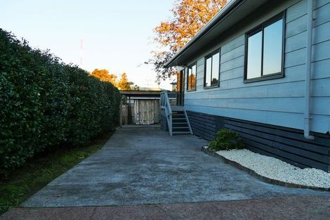 Photo of property in 1/21 Lowtherhurst Road, Massey, Auckland, 0614