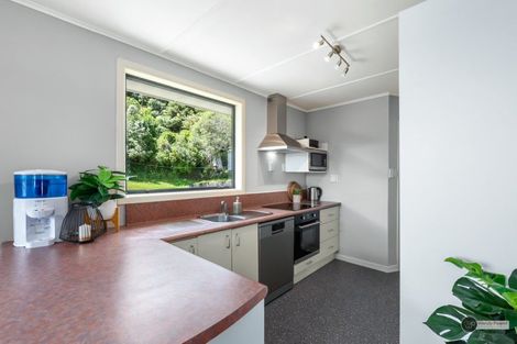 Photo of property in 12 Holmes Grove, Naenae, Lower Hutt, 5011