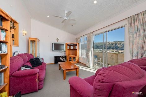 Photo of property in 6 Ash Grove, Ranui, Porirua, 5024