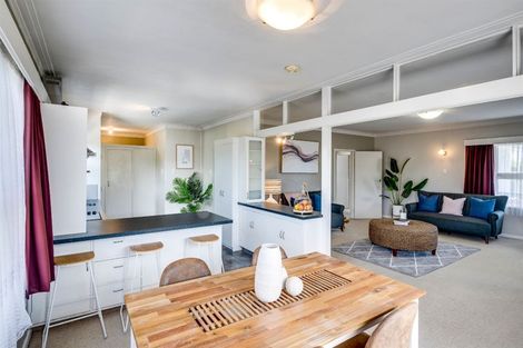 Photo of property in 123 Taradale Road, Onekawa, Napier, 4110