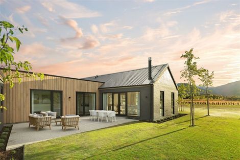 Photo of property in 77 Stone Drive, Cromwell, 9384