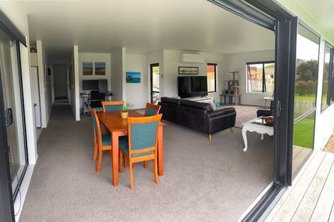 Photo of property in 19 Pohutukawa Drive, Cable Bay, 0420