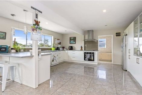 Photo of property in 49 Tawa Road, Kumeu, 0891