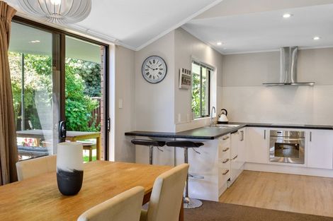 Photo of property in 15 Castle Way, Beckenham, Christchurch, 8023