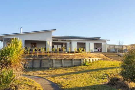 Photo of property in 11 Rangikatea Road, Omori, Turangi, 3381