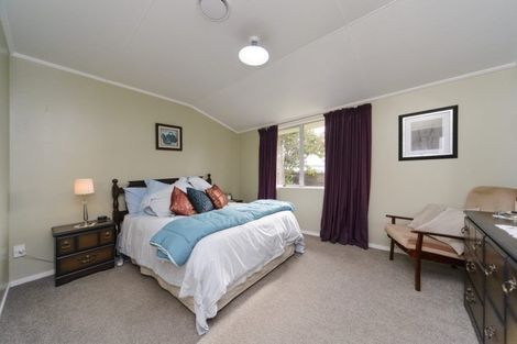 Photo of property in 35 Peter Hall Drive, Kelvin Grove, Palmerston North, 4414
