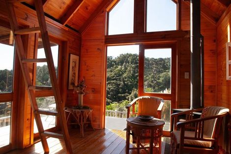 Photo of property in 132 Lone Kauri Road, Karekare, New Lynn, 0772