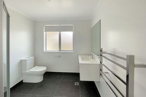 Photo of property in 2/4 Bostonkip Crescent, Fitzroy, Hamilton, 3282