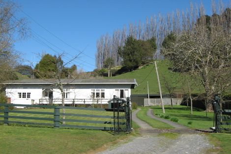 Photo of property in 41 Ongo Road, Hunterville, 4730