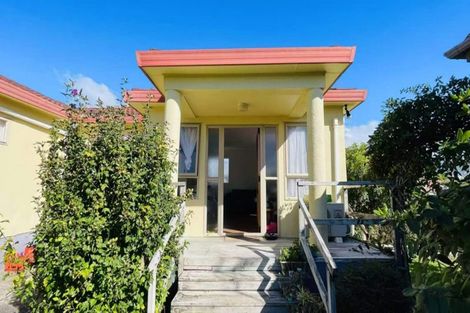 Photo of property in 12 Tyndrum Place, Highland Park, Auckland, 2010