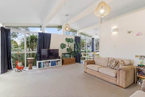 Photo of property in 12 Edgar Pearce Place, Howick, Auckland, 2014