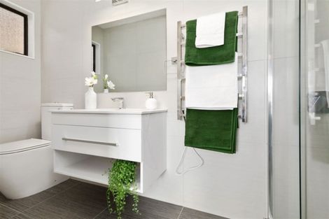 Photo of property in 25 Exploration Way, Whitby, Porirua, 5024