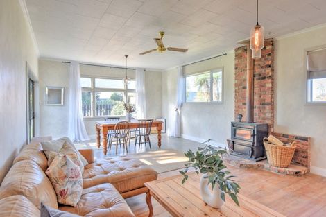 Photo of property in 9 Essex Street, Mossburn, 9792