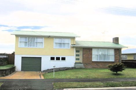 Photo of property in 24 Larnach Street, St Andrews, Hamilton, 3200