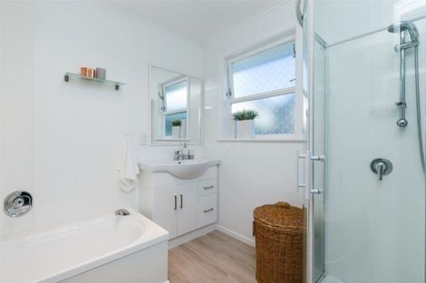 Photo of property in 18 Glen Alton Avenue, Paparangi, Wellington, 6037