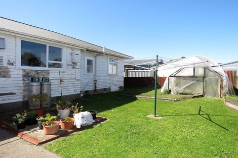 Photo of property in 8 Derby Street, Westport, 7825