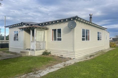 Photo of property in 50 Seaward Road, Edendale, 9825