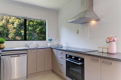 Photo of property in 2/95 Fairclough Road, Beach Haven, Auckland, 0626